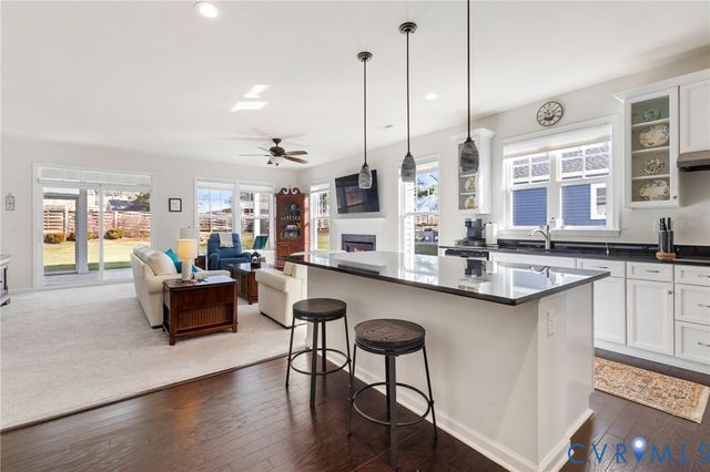 10472 Chickahominy Falls Ln, Glen Allen, VA 23059