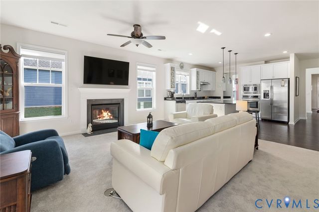 10472 Chickahominy Falls Ln, Glen Allen, VA 23059