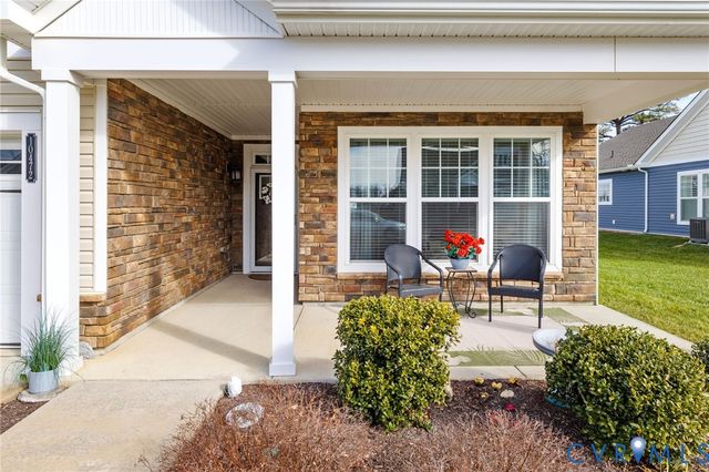 10472 Chickahominy Falls Ln, Glen Allen, VA 23059