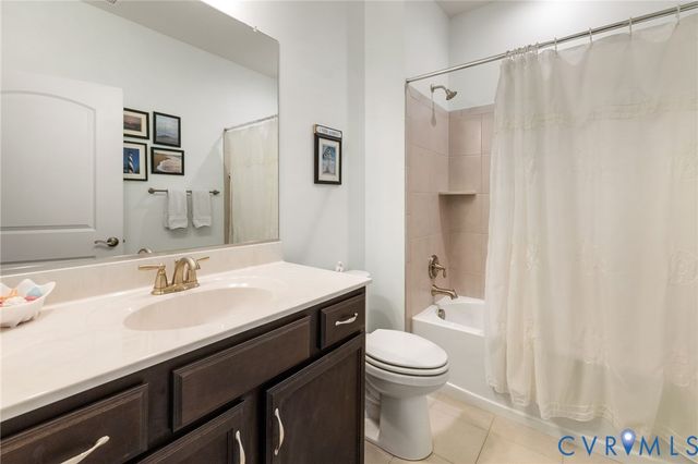 10472 Chickahominy Falls Ln, Glen Allen, VA 23059