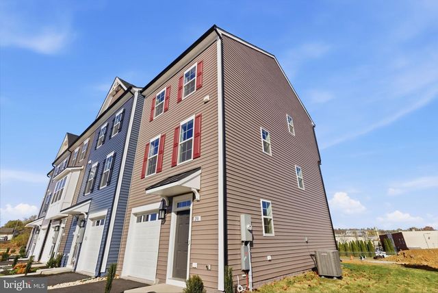 218 MONTEITH DR, Winchester, VA 22601