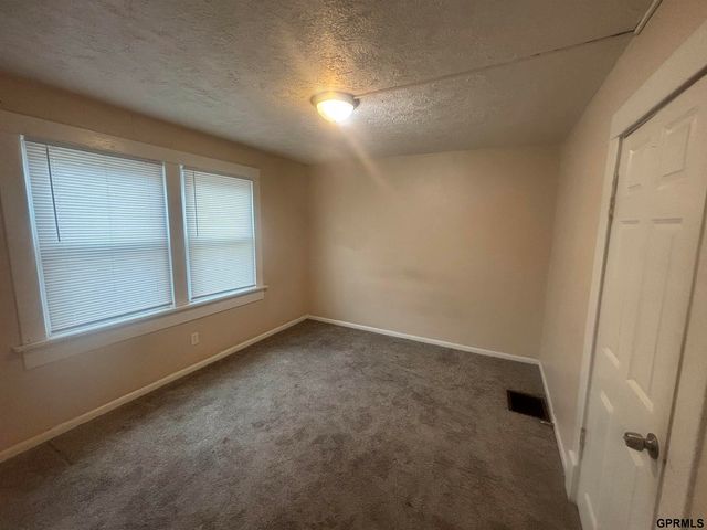 3420 Seward Street, Omaha, NE 68111