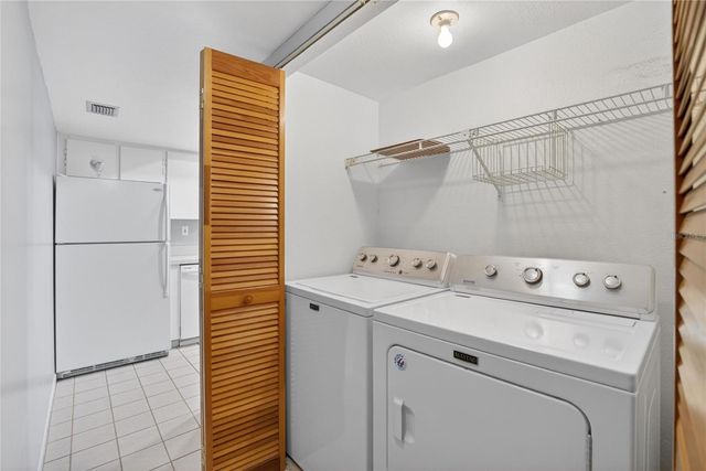 7933 PINE DRIVE 37, Temple Terrace, FL 33637