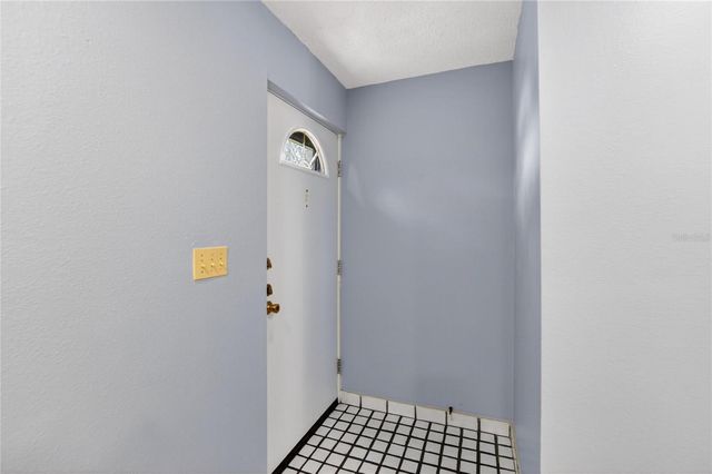 7933 PINE DRIVE 37, Temple Terrace, FL 33637