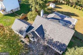 35570 SASSAFRAS DR, Round Hill, VA 20141