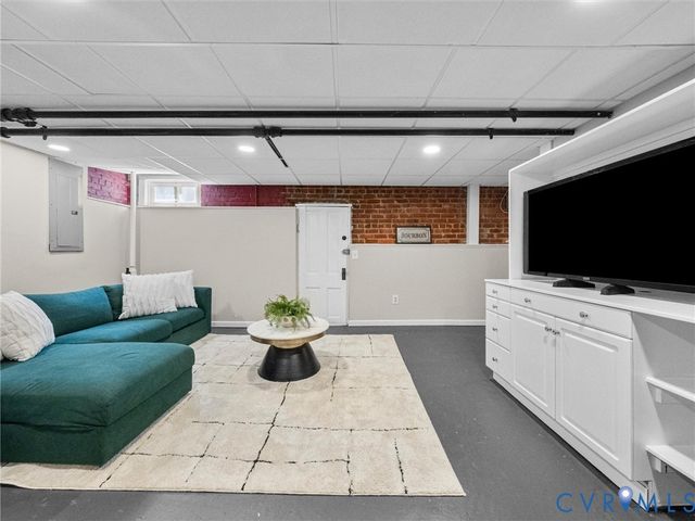 1303 W 42nd St, Richmond, VA 23225