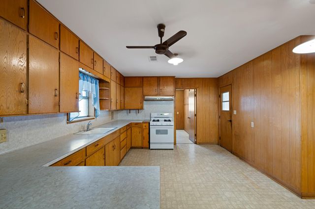 314 County Road 233, Wharton, TX 77488