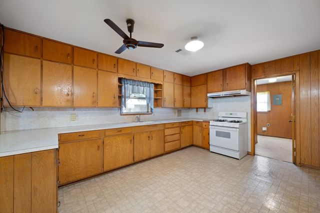 314 County Road 233, Wharton, TX 77488