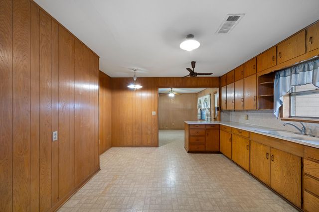 314 County Road 233, Wharton, TX 77488