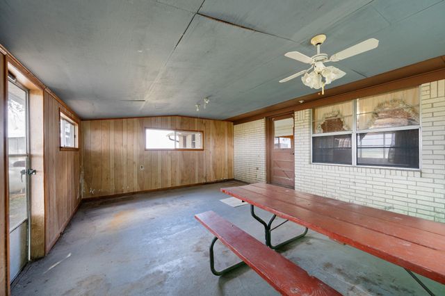 314 County Road 233, Wharton, TX 77488