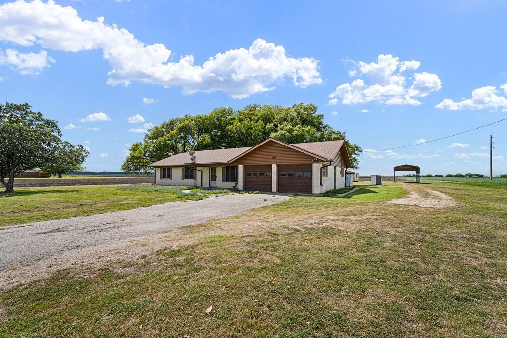 314 County Road 233, Wharton, TX 77488