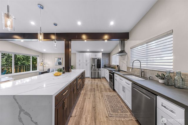 6204 170th Place SW, Lynnwood, WA 98037
