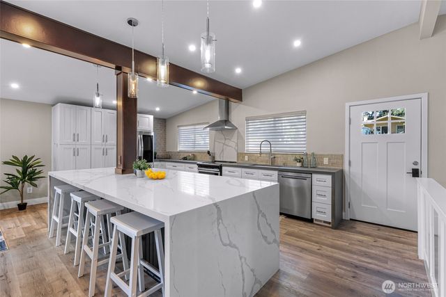6204 170th Place SW, Lynnwood, WA 98037