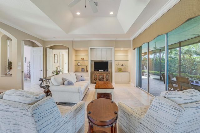 7760 SE Manhasset Place, Hobe Sound, FL 33455