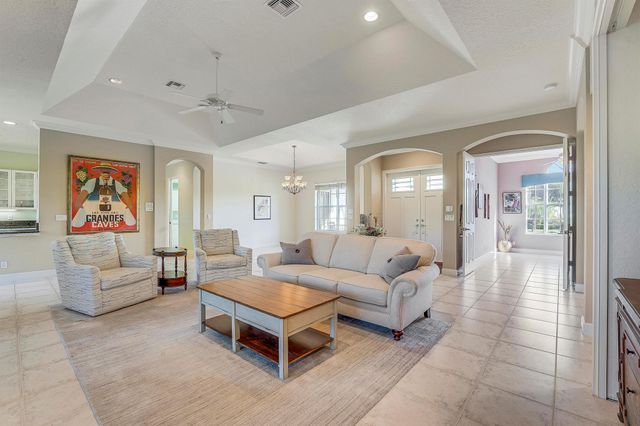 7760 SE Manhasset Place, Hobe Sound, FL 33455