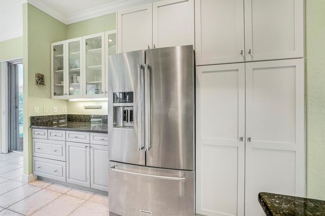 7760 SE Manhasset Place, Hobe Sound, FL 33455