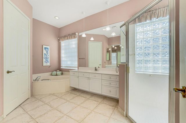 7760 SE Manhasset Place, Hobe Sound, FL 33455