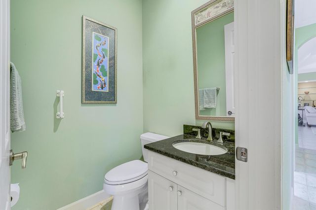 7760 SE Manhasset Place, Hobe Sound, FL 33455