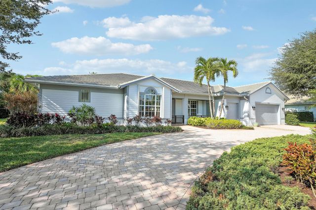7760 SE Manhasset Place, Hobe Sound, FL 33455