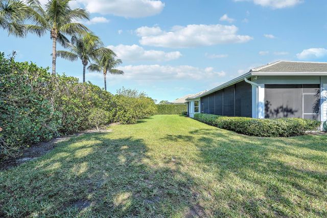 7760 SE Manhasset Place, Hobe Sound, FL 33455