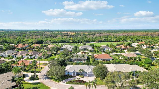 7760 SE Manhasset Place, Hobe Sound, FL 33455