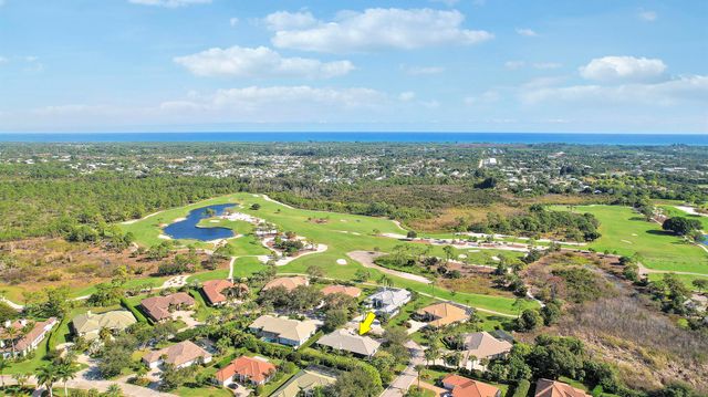 7760 SE Manhasset Place, Hobe Sound, FL 33455