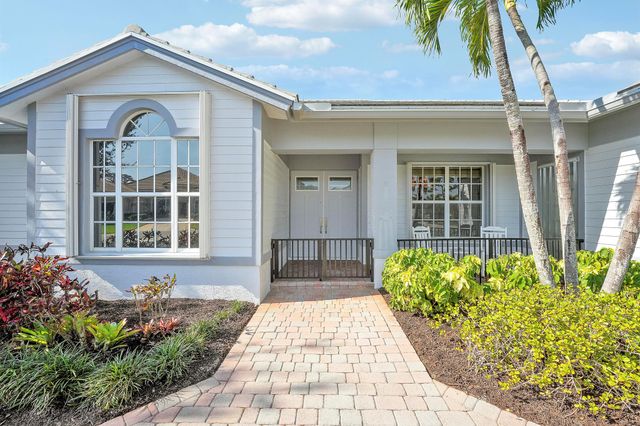 7760 SE Manhasset Place, Hobe Sound, FL 33455