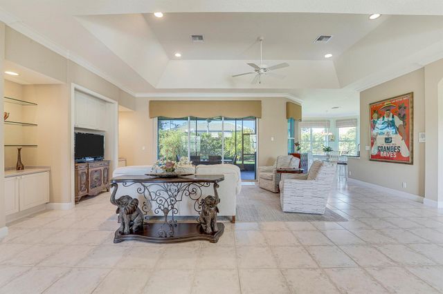 7760 SE Manhasset Place, Hobe Sound, FL 33455