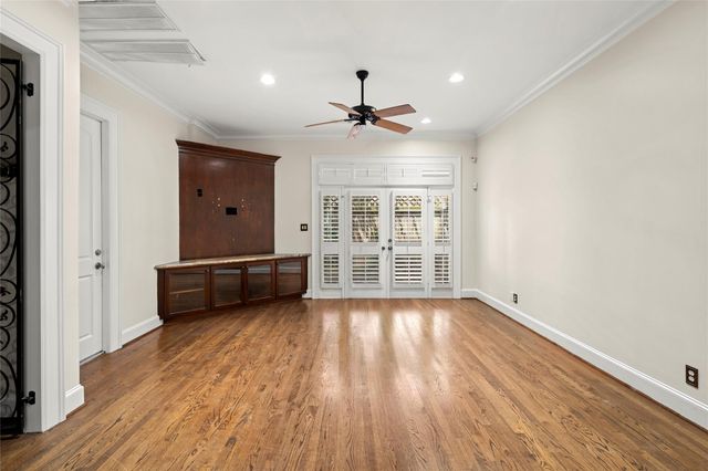 1505 Potomac Drive, Houston, TX 77057
