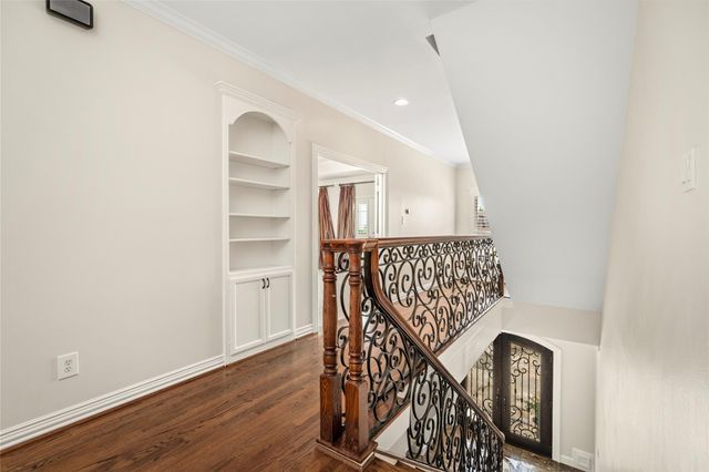 1505 Potomac Drive, Houston, TX 77057
