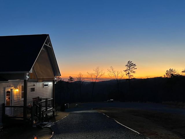 497 S Jakes Landing Way, Ellijay, GA 30540