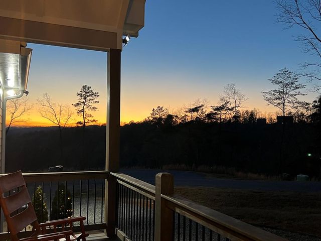 497 S Jakes Landing Way, Ellijay, GA 30540