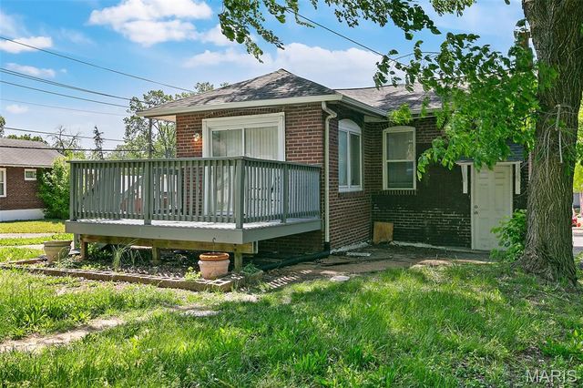 7001 Edison Avenue, Velda Village, MO 63121