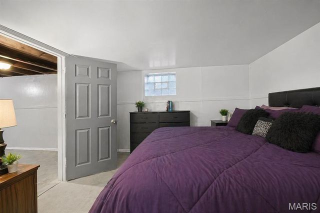 7001 Edison Avenue, Velda Village, MO 63121