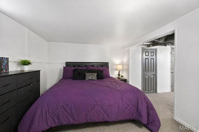 7001 Edison Avenue, Velda Village, MO 63121