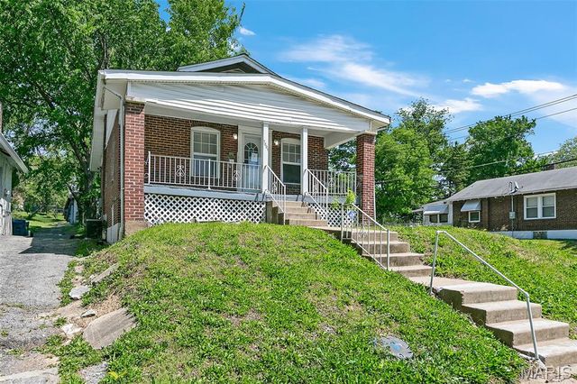 7001 Edison Avenue, Velda Village, MO 63121