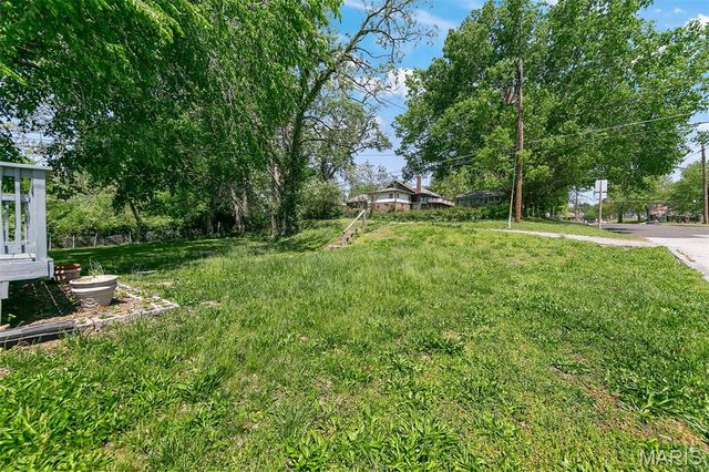 7001 Edison Avenue, Velda Village, MO 63121