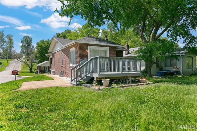 7001 Edison Avenue, Velda Village, MO 63121
