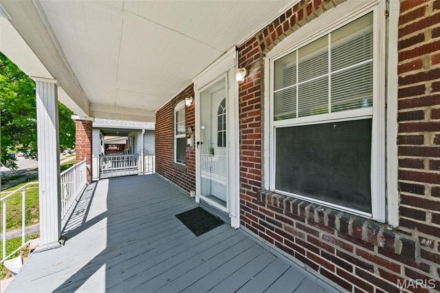 7001 Edison Avenue, Velda Village, MO 63121