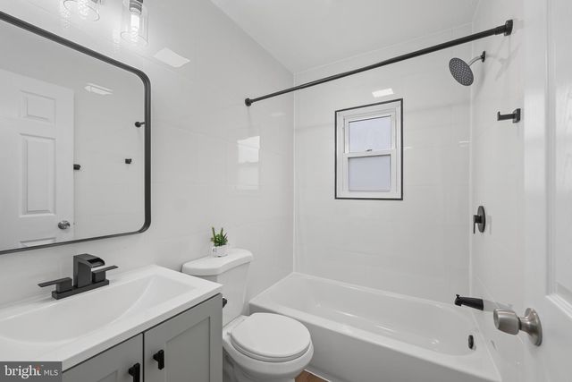 163 E 2ND ST, Alburtis, PA 18011