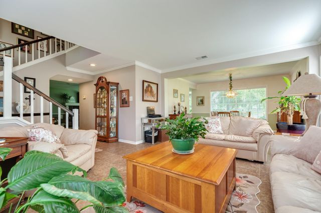 320 N Amherst Drive, West Columbia, TX 77486
