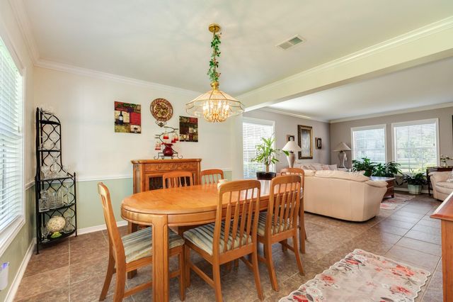 320 N Amherst Drive, West Columbia, TX 77486