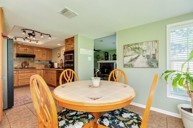 320 N Amherst Drive, West Columbia, TX 77486