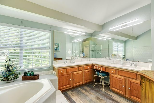 320 N Amherst Drive, West Columbia, TX 77486