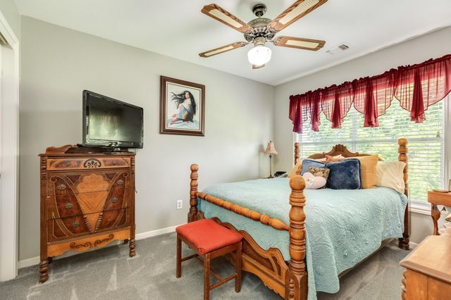 320 N Amherst Drive, West Columbia, TX 77486
