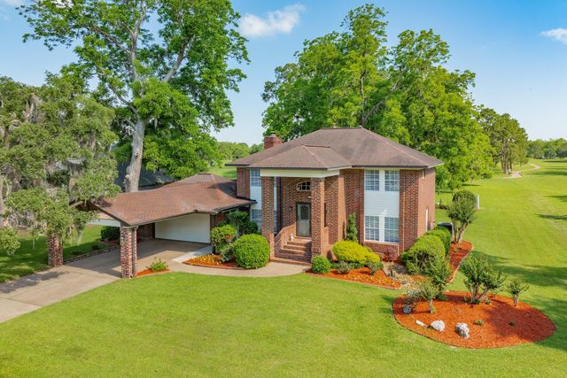 320 N Amherst Drive, West Columbia, TX 77486