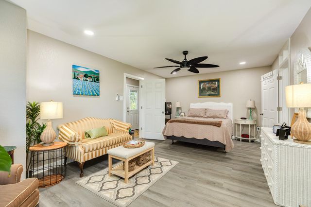 320 N Amherst Drive, West Columbia, TX 77486