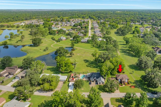 320 N Amherst Drive, West Columbia, TX 77486