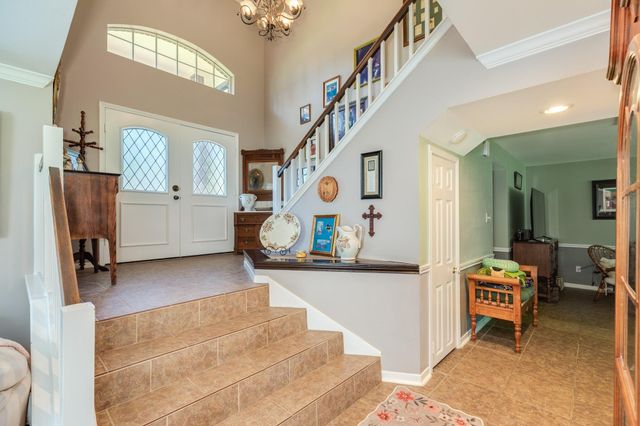 320 N Amherst Drive, West Columbia, TX 77486