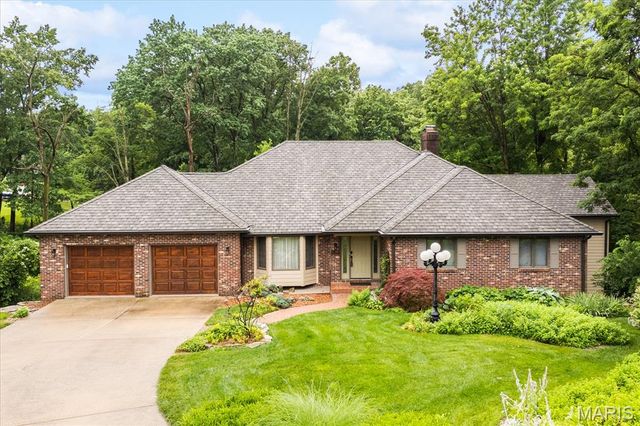 106 Suzanne Court, Edwardsville, IL 62025